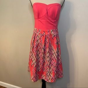 Xhiliration strapless chevron dress